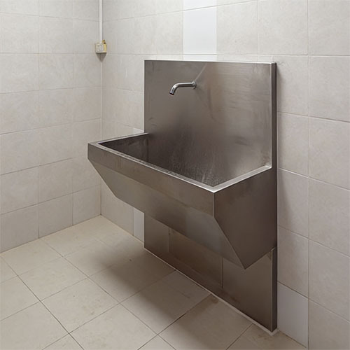 1775715381554621.jpg ss trough.jpg